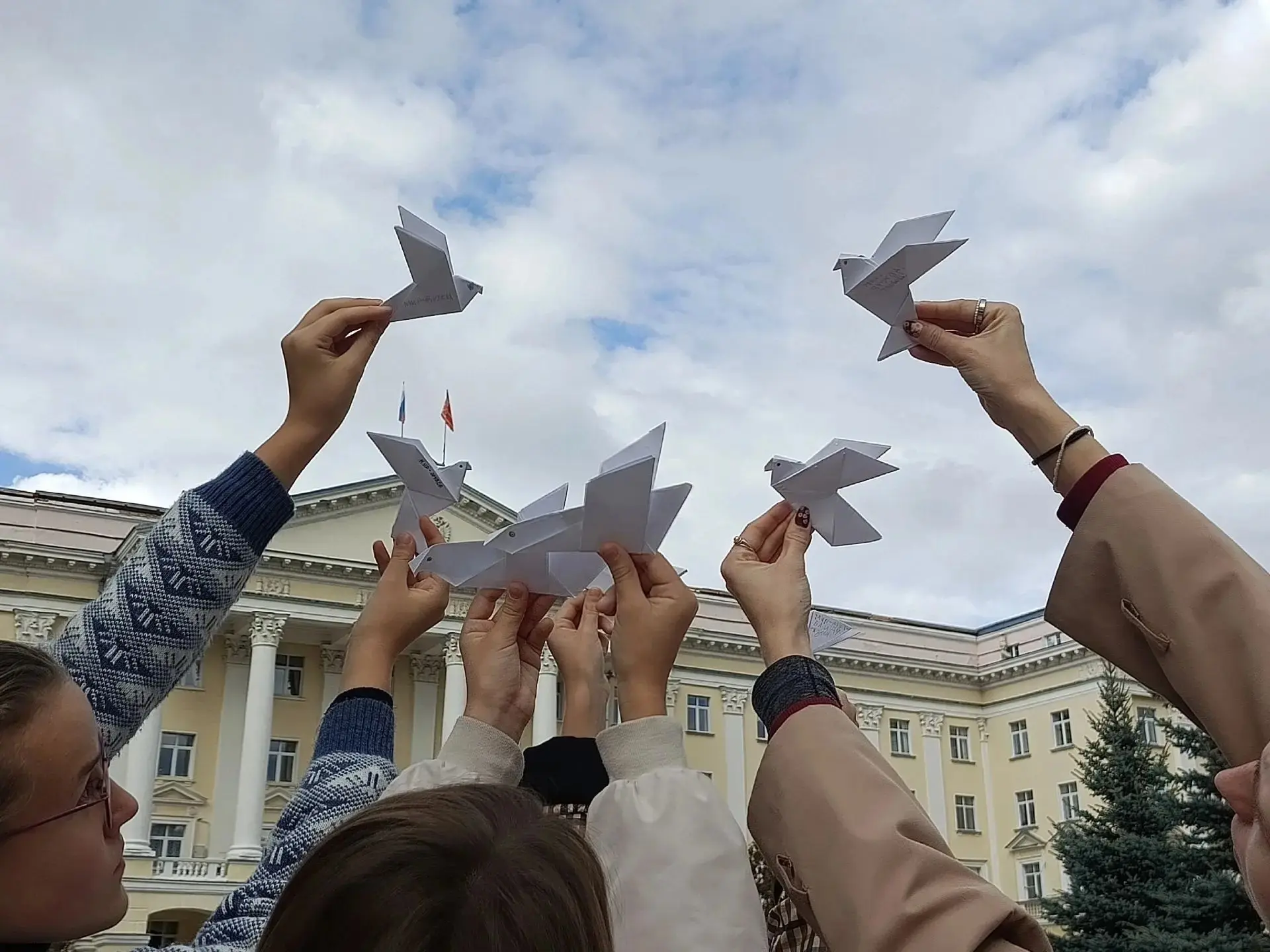 🕊️В Смоленской области подвели итоги регионального конкурса «Дети против терроризма».