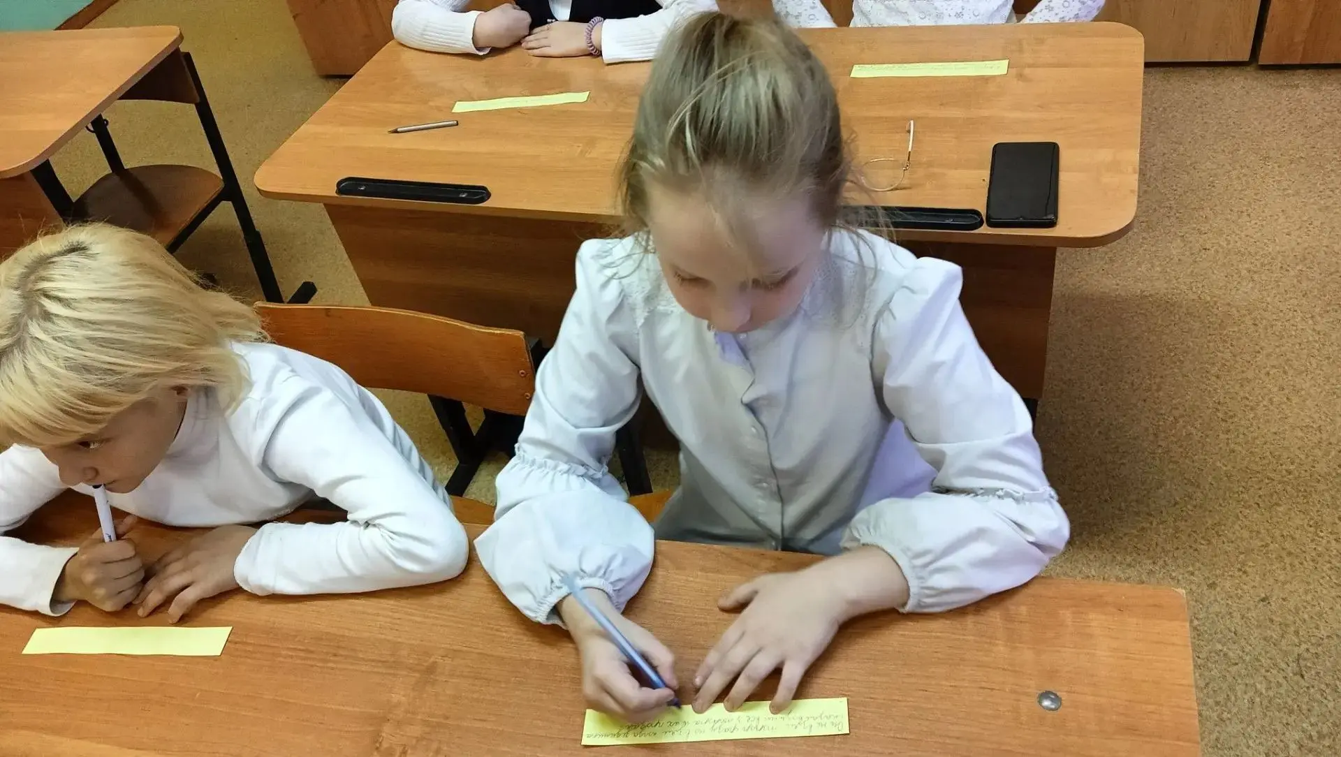 В начальной школе прошло занятие в рамках проекта «Добротолюбие», посвящённое теме «Чес...