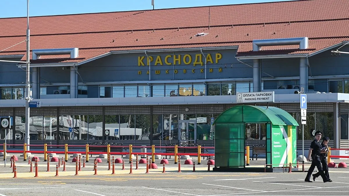 Опасность БПЛА в Краснодаре официально не отменяли, хотя аэропорт уже дважды… — публикация канала «Типичный Краснодар ✔️»