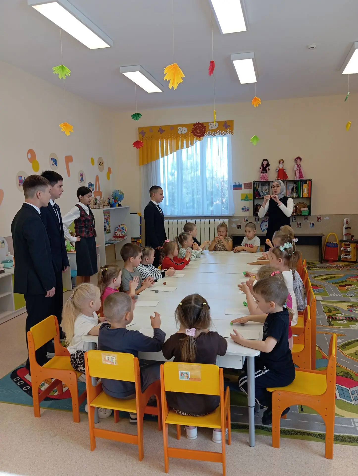 Бүген бакчабызга Эзмә урта гомуми белем бирү мәктәбеннән кунаклар килде. Педагогик клас...