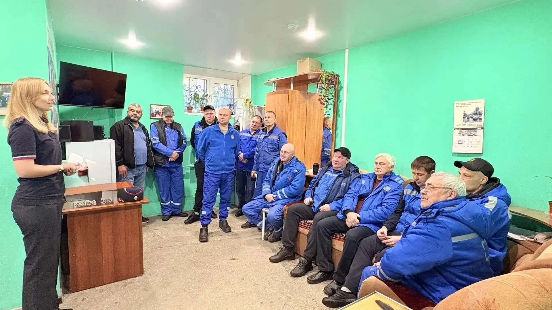 🚑Сотрудники Госавтоинспекции Новокузнецка провели профилактическую встречу с водительс...