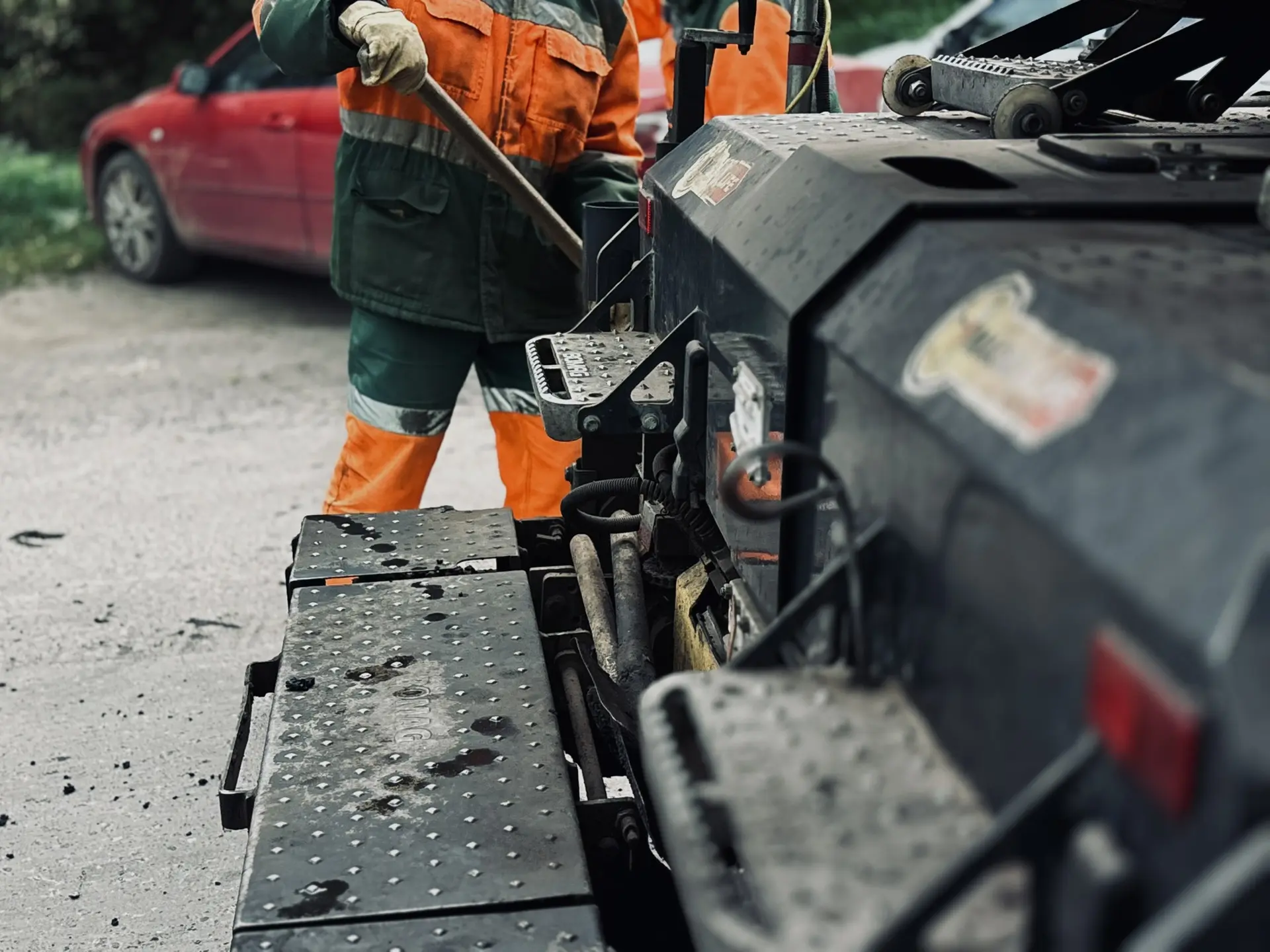 Восстановление дорожного полотна продолжается 🚧🛣️