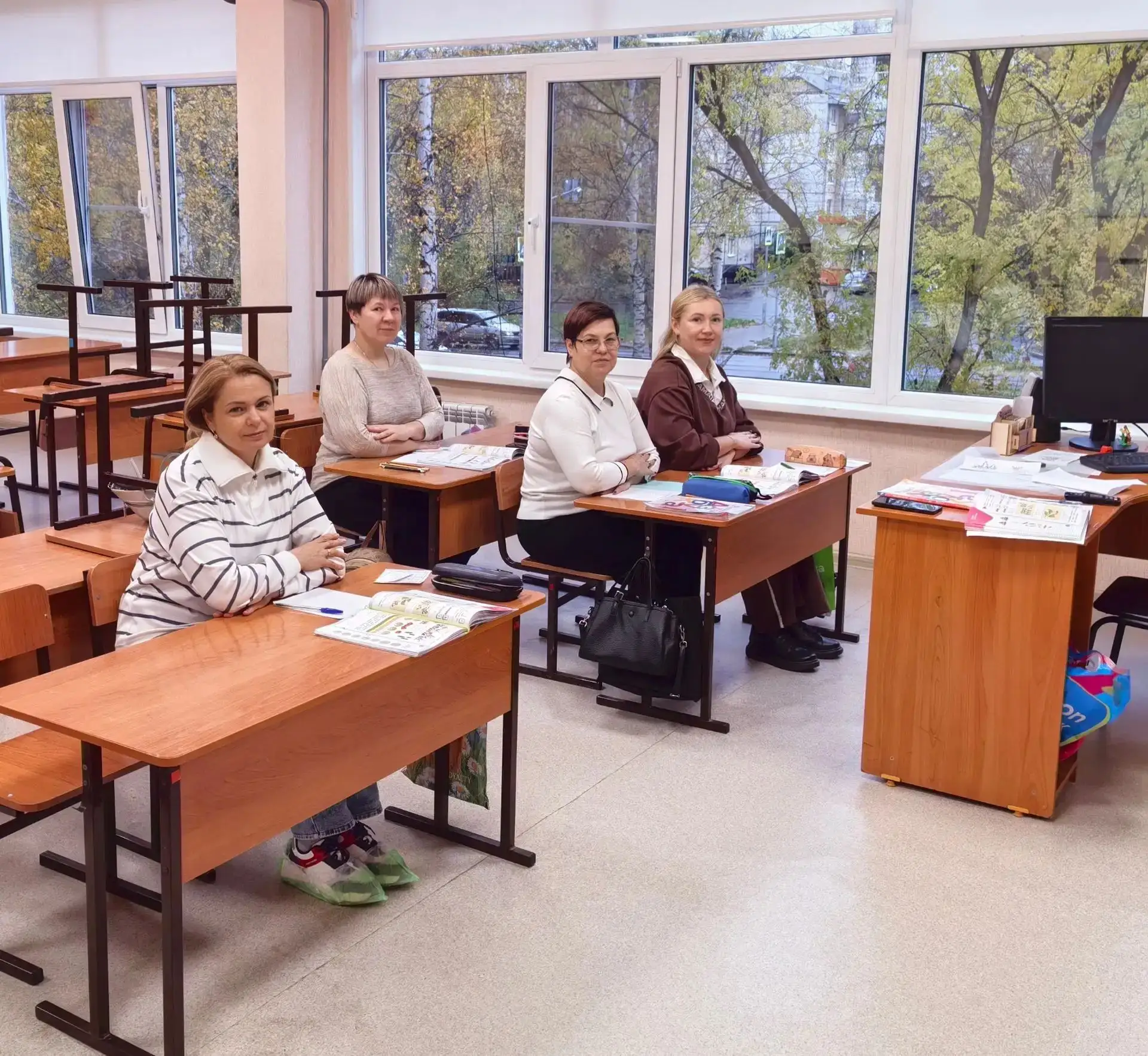 Сегодня почувствовали себя в роли первоклассников. 😆