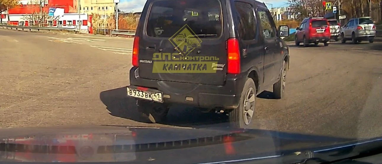 «Вот такая дама сегодня встретилась у меня на пути. При этом манёвре мне ещё и пальцем ...