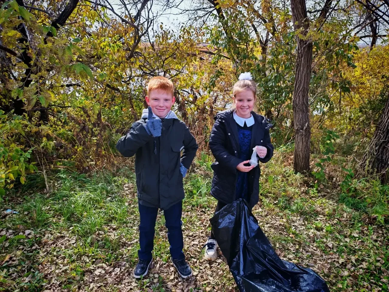 🍁Учащиеся 3 «А» класса приняли участие в уборке территории у мемориала на Чёрной скале...
