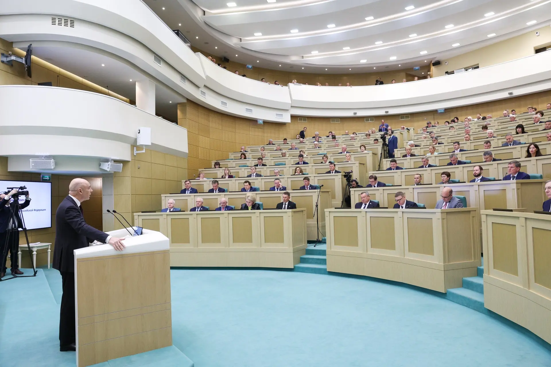 Принял участие в парламентских слушаниях в Совете Федерации. С докладом по проекту ново...