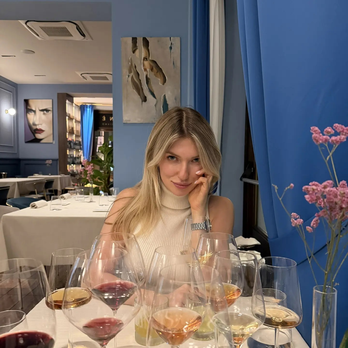 Нутрициолог с бокалом вина🥂