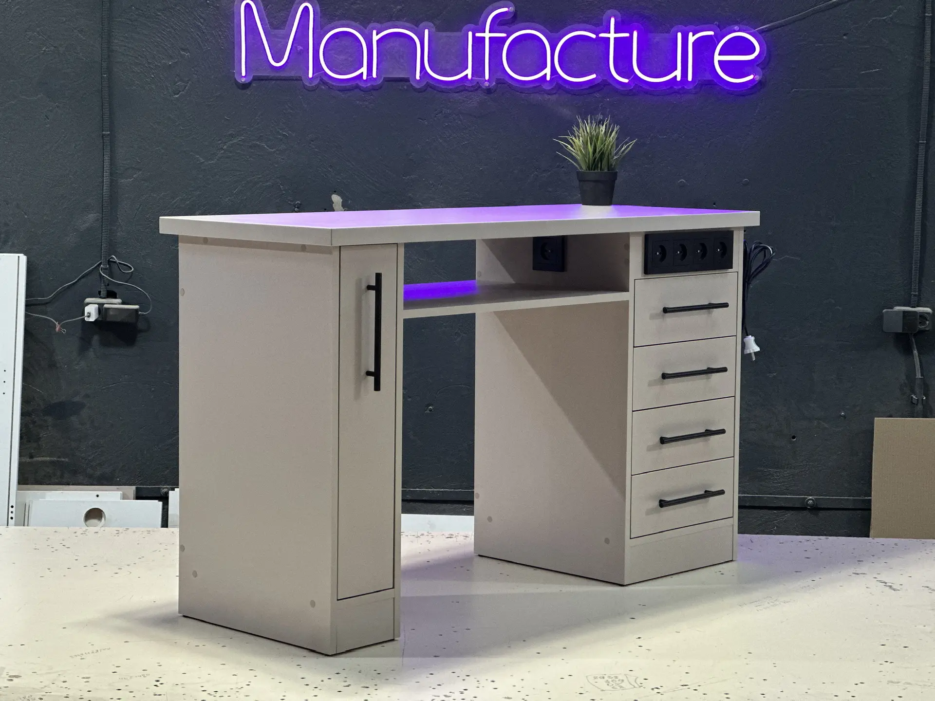 Manufacture | Столы для маникюра