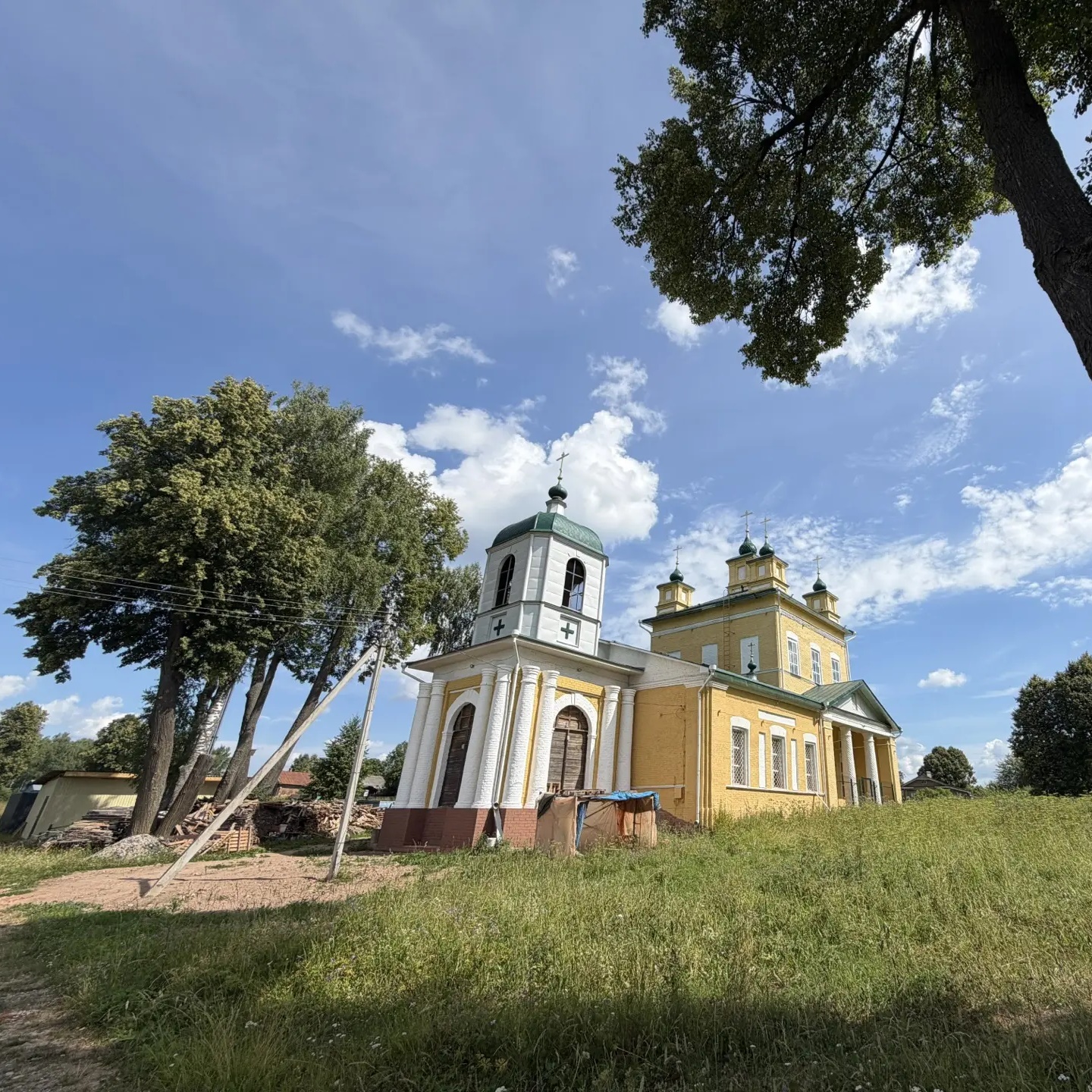 ХРАМ СВЯТИТЕЛЯ НИКОЛАЯ в селе НИКОЛЬСКОМ