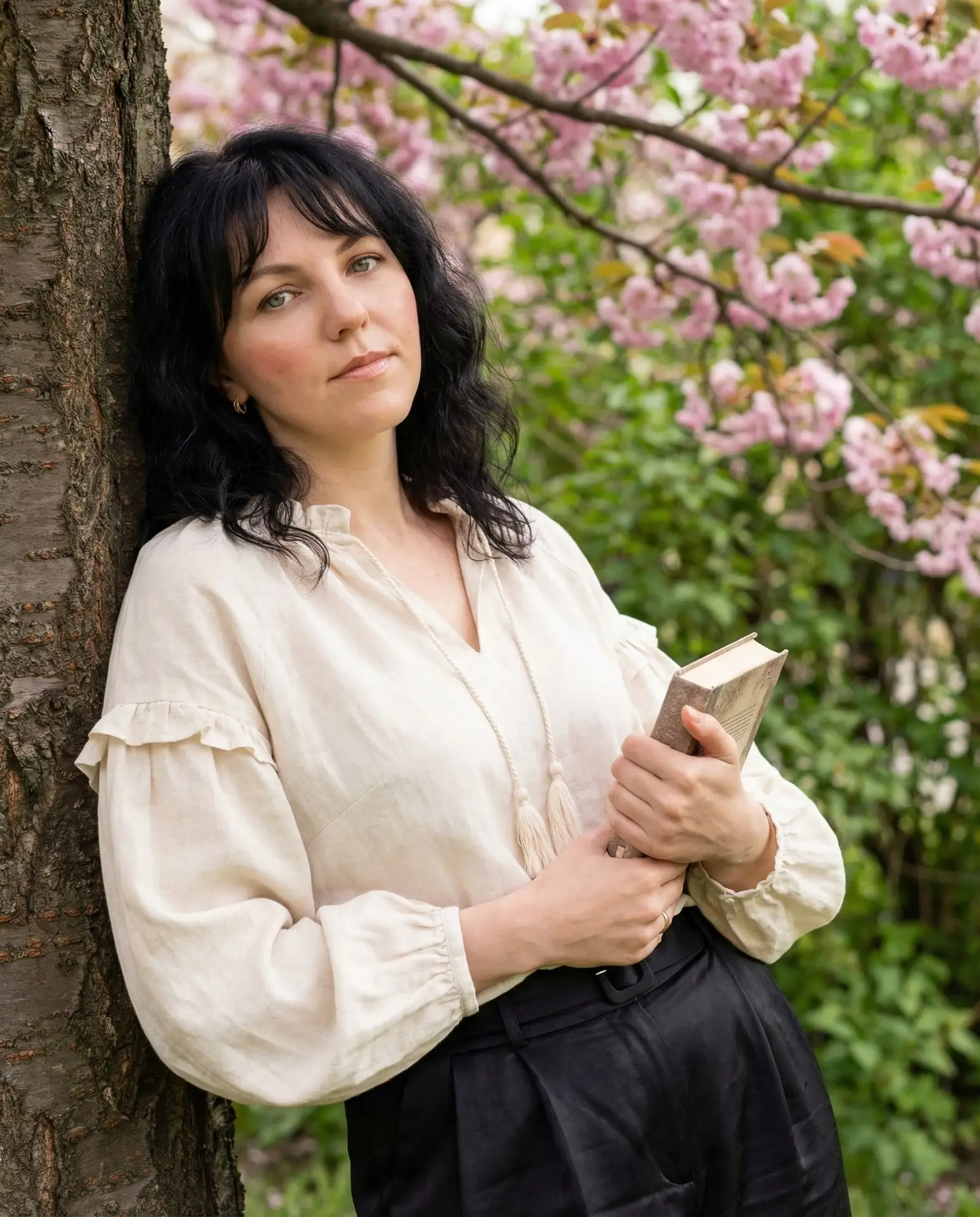 Кофе с шарлоткой и шелест страниц☕️📖