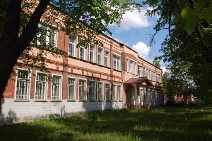 МБОУ СОШ № 1 им. М.В. Серёгина