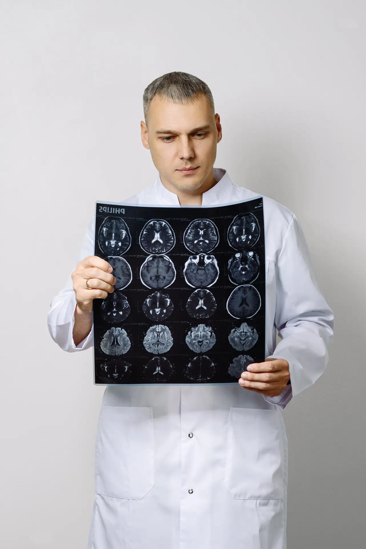 Невролог Валерий Репьев