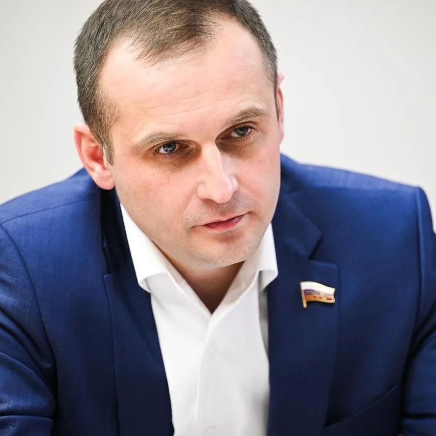 Сергей Леонов