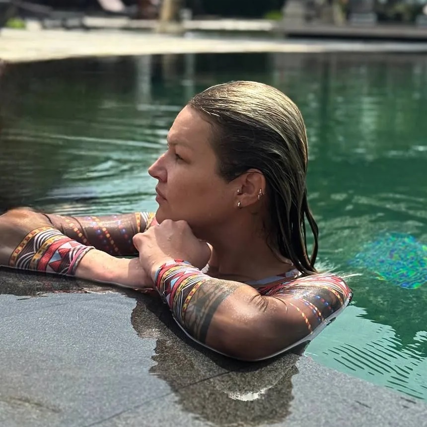 Подозрительно счастливый продюсер