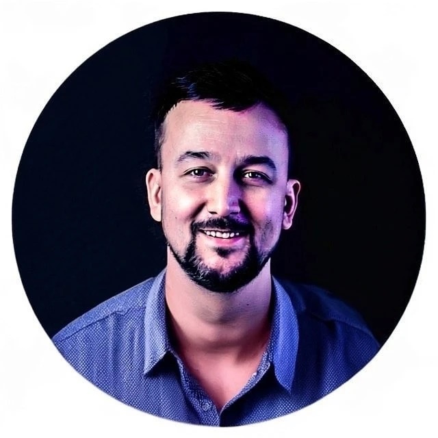 Логотип канала Кухня. Деньги. Две Подушки.