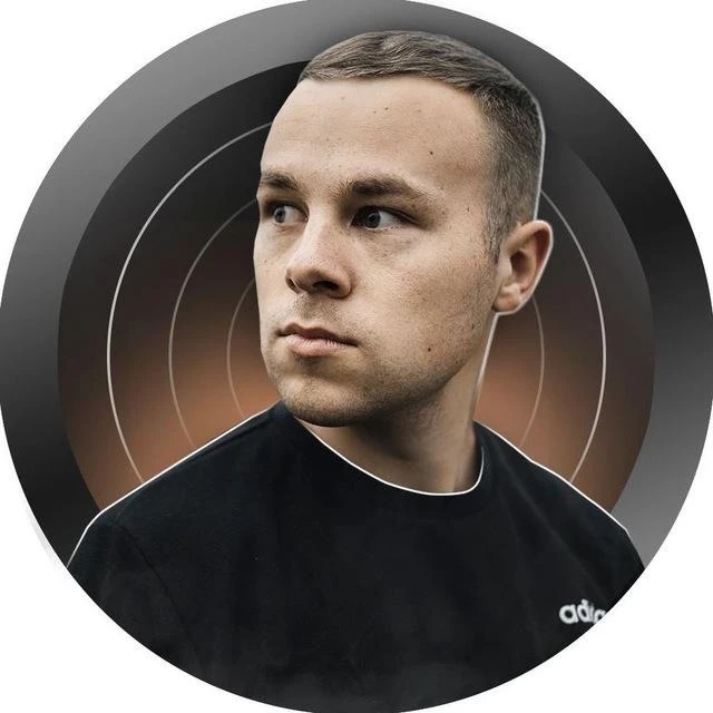 Женя | Про дизайн и нейросети