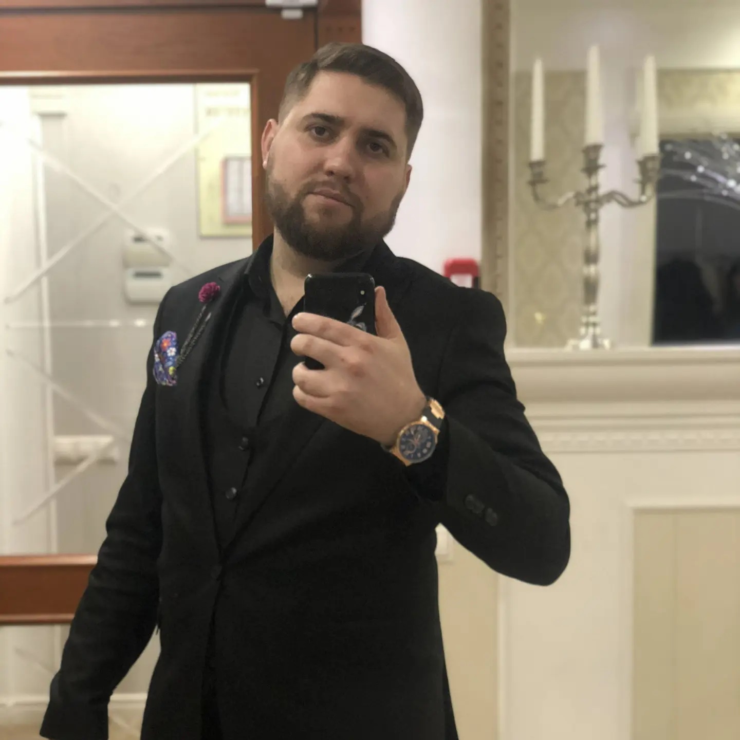 Ведущий номер 1