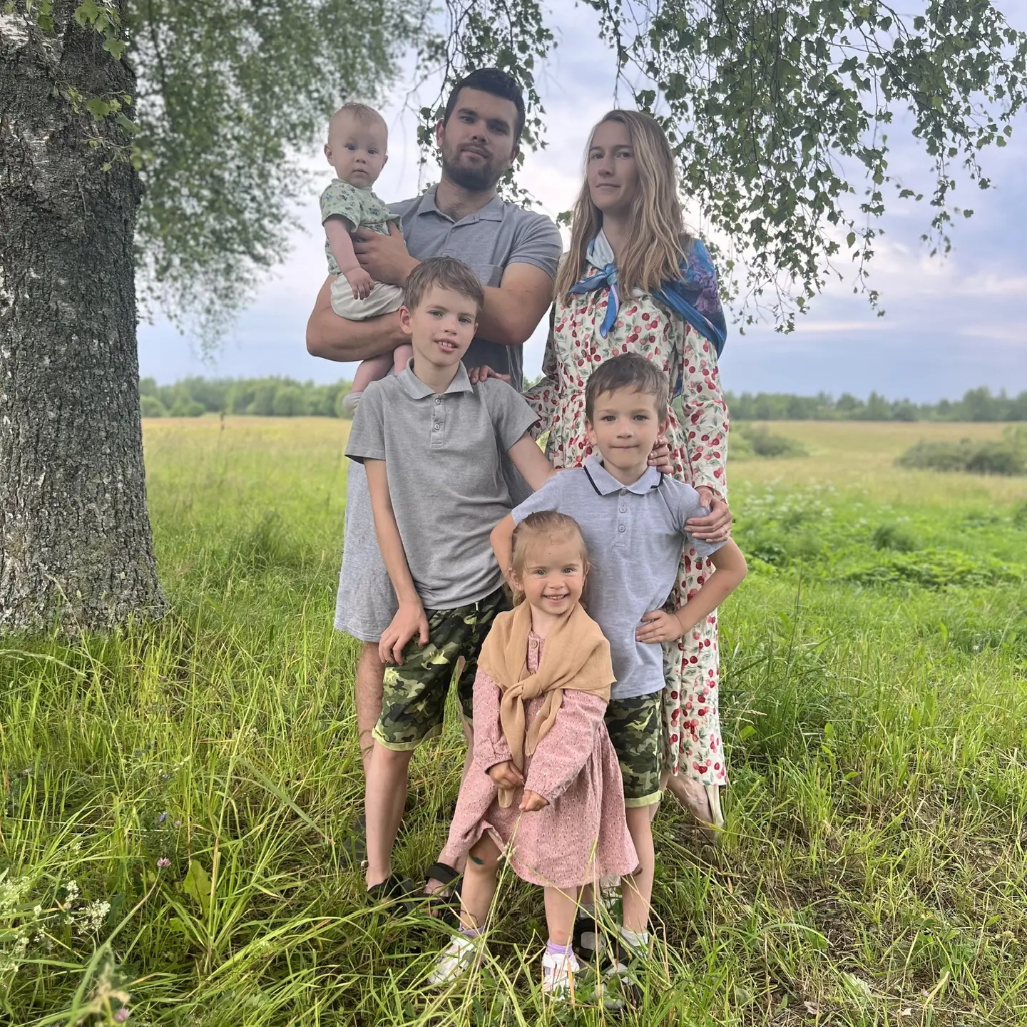 Логотип канала Жизнь Перовых в русской глубинке