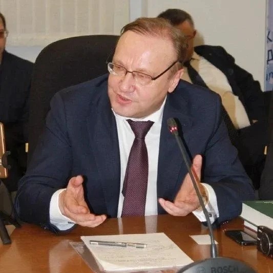 Профессор Дмитрий Нечаев