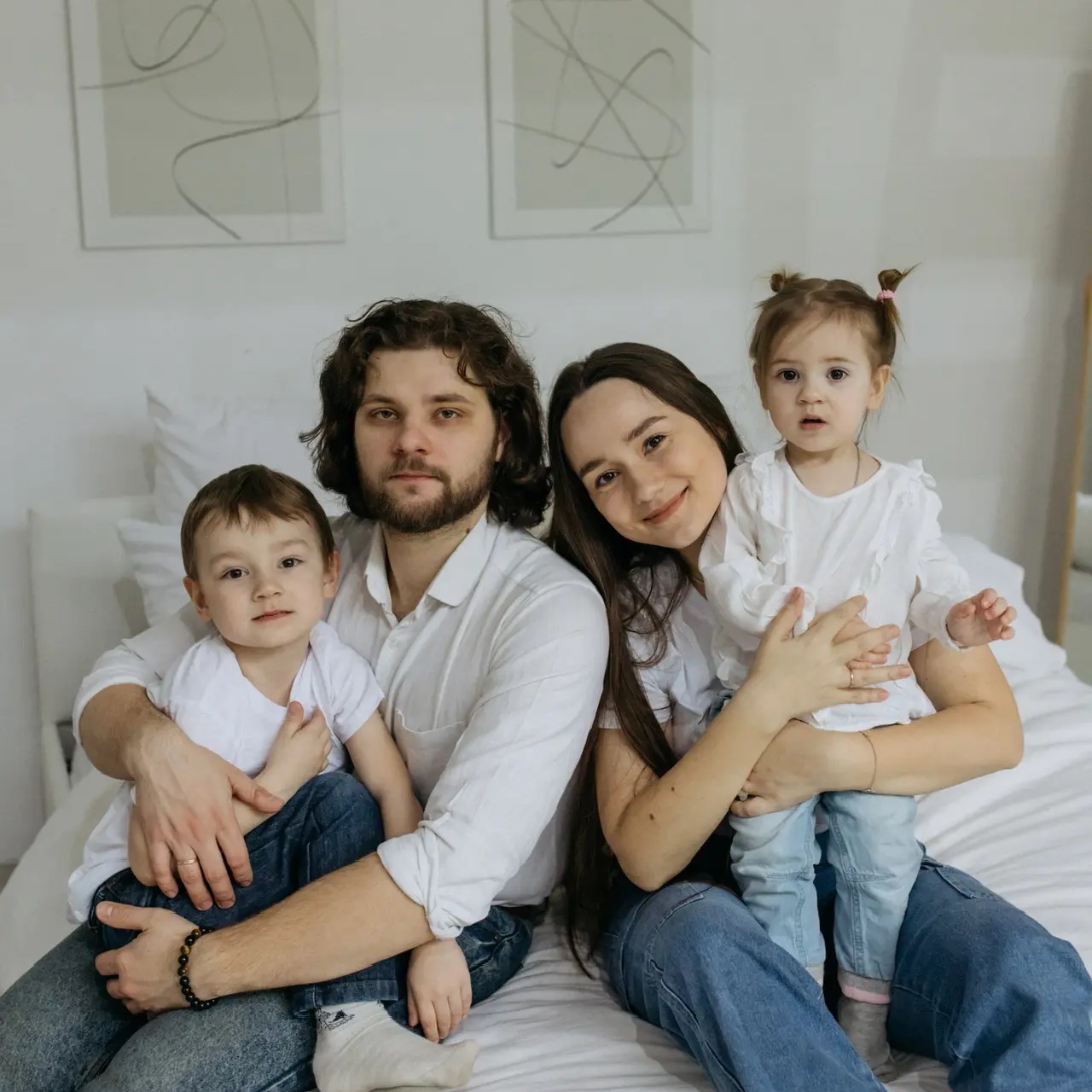 Логотип канала детки и Машины палетки