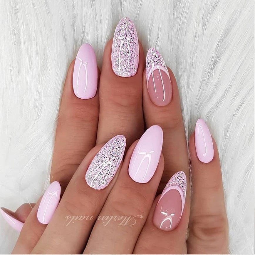 Логотип канала Рецепты красоты. Маникюр, макияж, прически