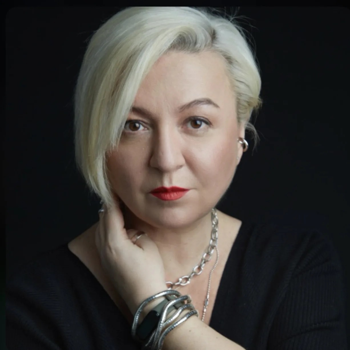 Логотип канала Берегулина Светлана про маркетинг и рост